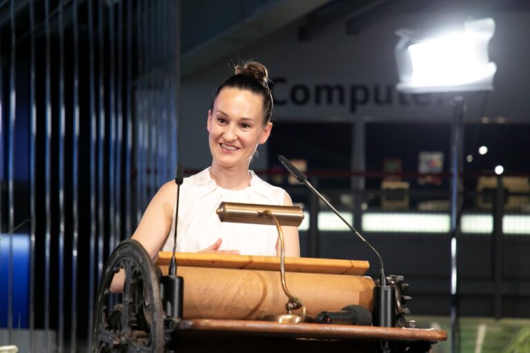 Katharina Ebner veröffentlicht Artikel im Journal of Vocational Behavior 